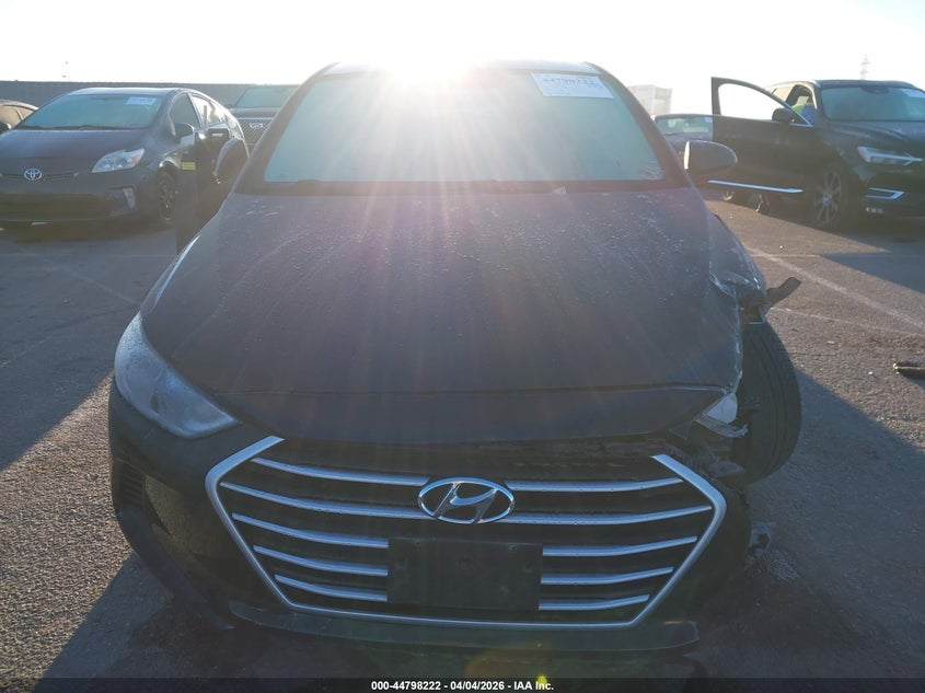 VIN 5NPD84LF2JH328221 2018 HYUNDAI ELANTRA SEL