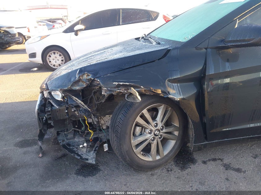 VIN 5NPD84LF2JH328221 2018 HYUNDAI ELANTRA SEL