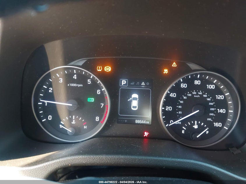 VIN 5NPD84LF2JH328221 2018 HYUNDAI ELANTRA SEL