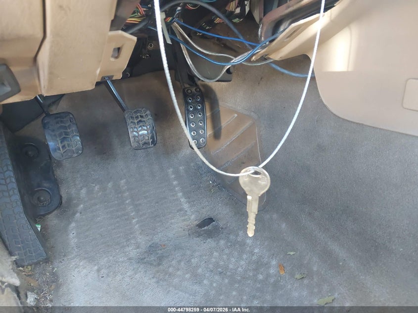 1999 Mazda Mx-5 Miata Leather Pkg/Popular Equipment Pkg/Sports Pkg/Touring Pkg VIN: JM1NB3538X0135810 Lot: 44798259