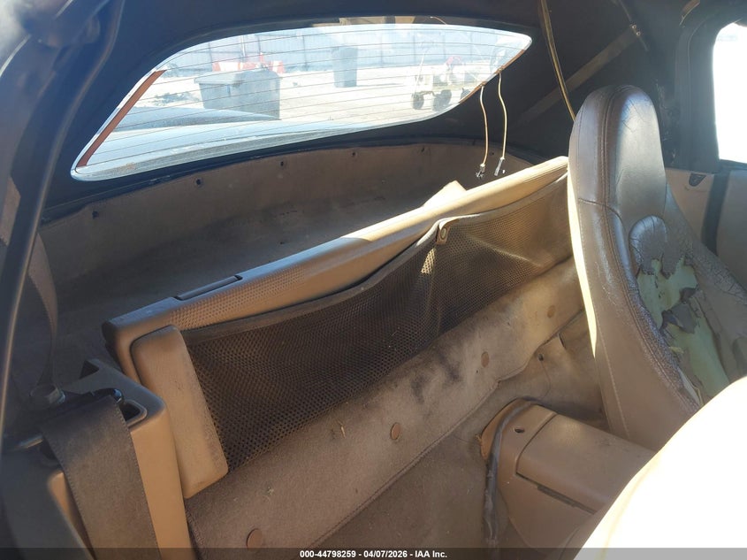 1999 Mazda Mx-5 Miata Leather Pkg/Popular Equipment Pkg/Sports Pkg/Touring Pkg VIN: JM1NB3538X0135810 Lot: 44798259