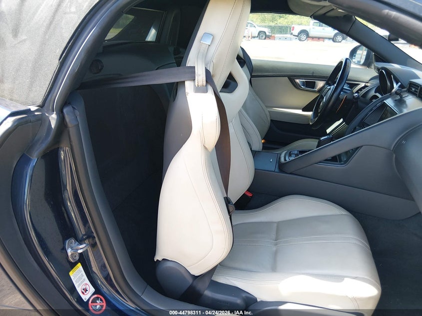 2014 JAGUAR F-TYPE auction photo 8