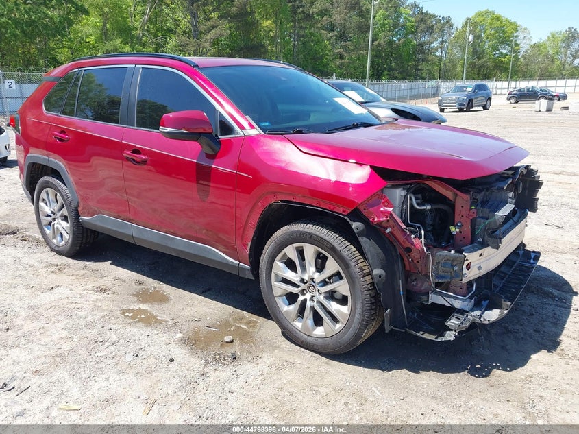VIN 2T3C1RFV0MW170166 2021 TOYOTA RAV4 XLE PREMIUM