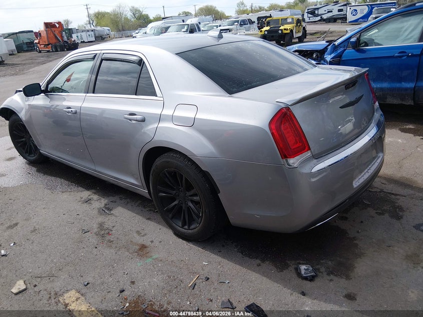 Vin: 2c3ccaag4jh275748, lot: 45295705, chrysler 300 touring l 20183