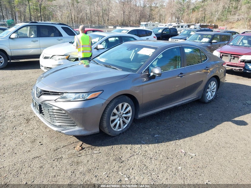 2018 Toyota Camry Le 4T1B11HK7JU507243 photo 1