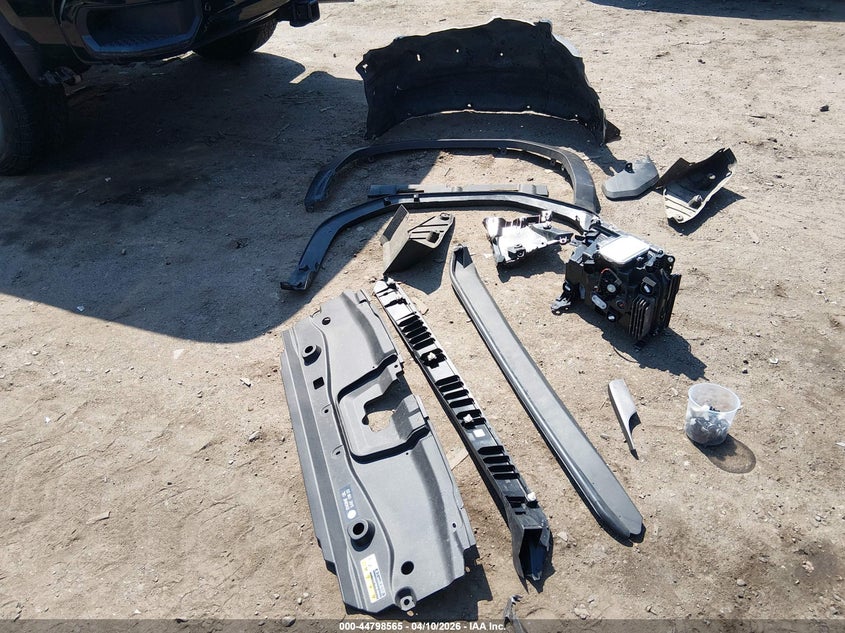 2025 Toyota Land Cruiser VIN: JTEABFAJ0SK038081 Lot: 44798565