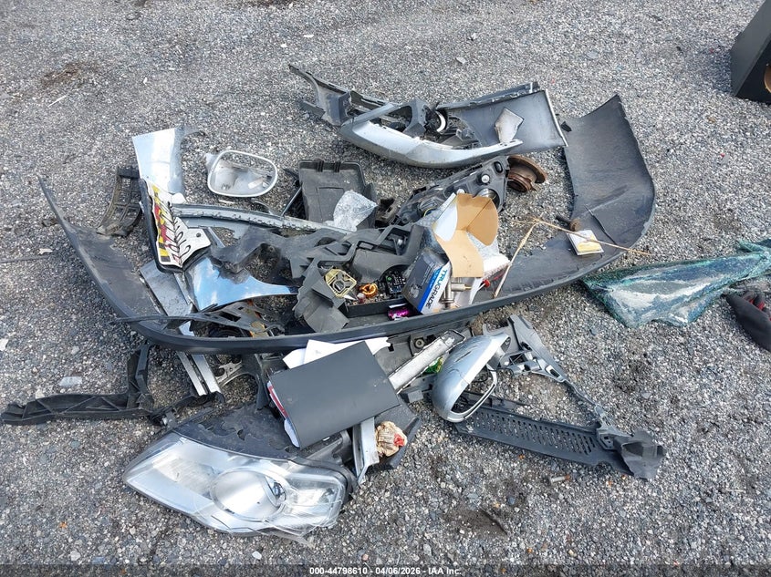 2007 Volkswagen Passat 2.0T VIN: WVWHK73C87P045586 Lot: 44798610