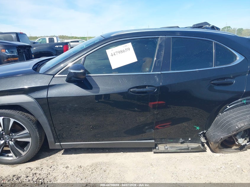 2019 Lexus Ux 200 VIN: JTHY3JBH3K2000941 Lot: 44798659