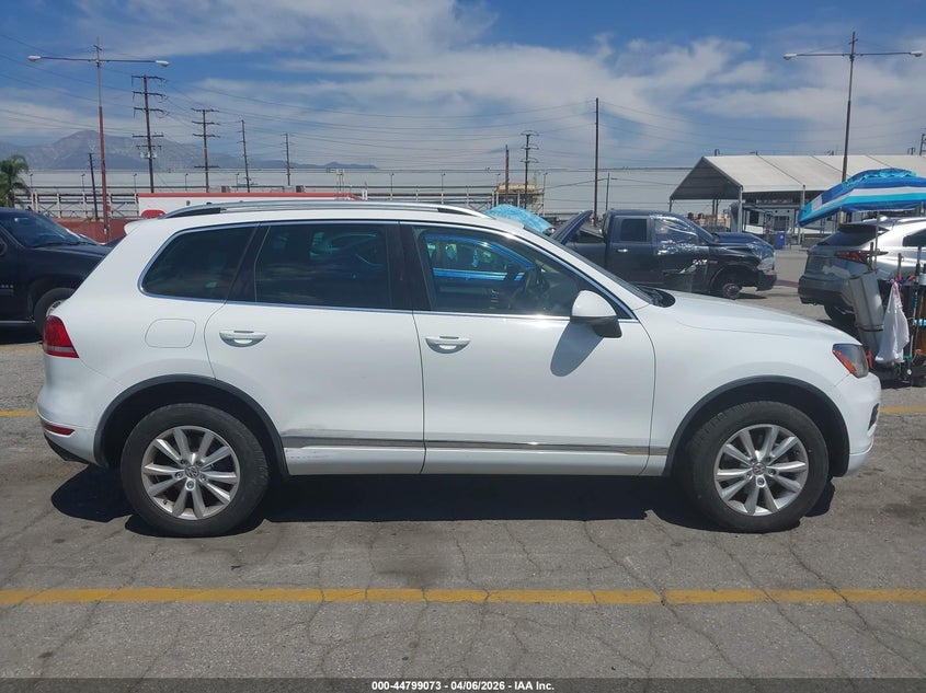 2014 Volkswagen Touareg 3.6L Sport VIN: WVGEF9BP9ED012503 Lot: 44799073