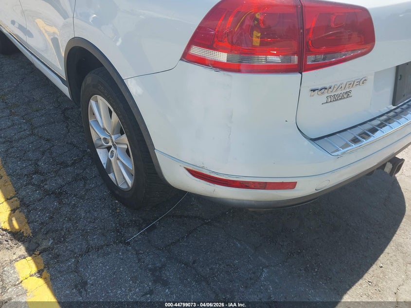 2014 Volkswagen Touareg 3.6L Sport VIN: WVGEF9BP9ED012503 Lot: 44799073