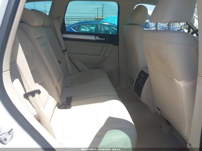 2014 Volkswagen Touareg 3.6L Sport VIN: WVGEF9BP9ED012503 Lot: 44799073