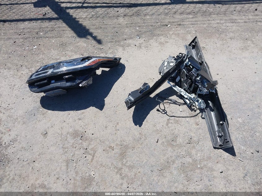 2022 Land Rover Range Rover Velar P250 R-Dynamic S VIN: SALYT2EX7NA331079 Lot: 44799200