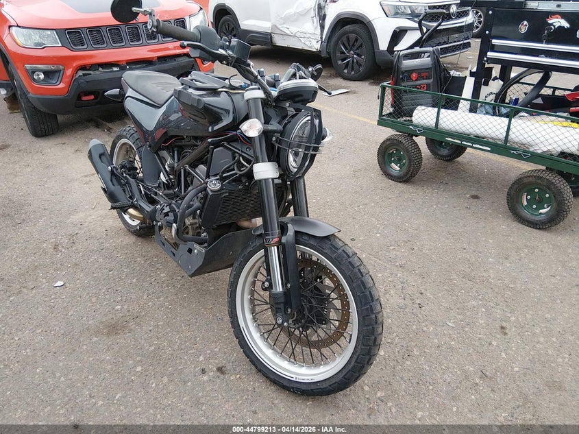 2019 Husqvarna Svartpilen 401