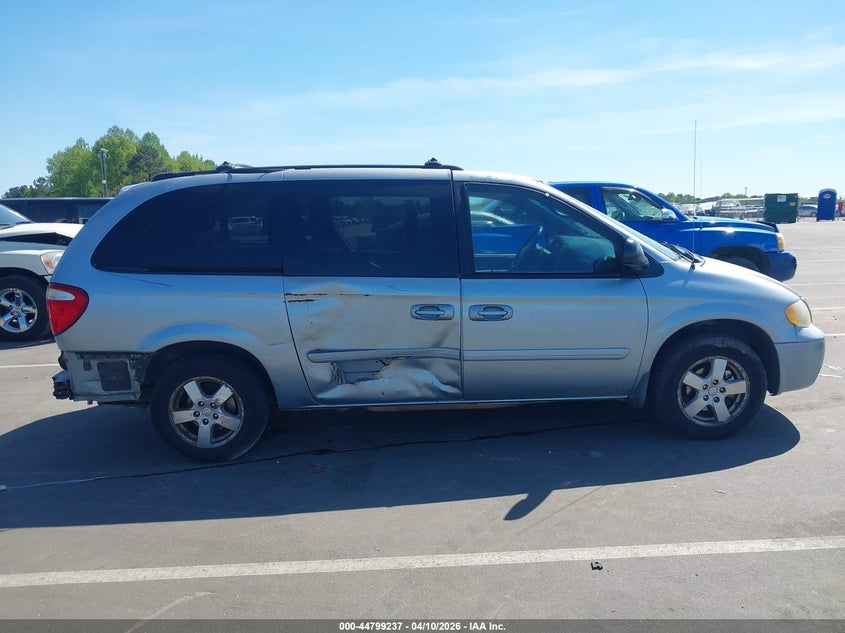 2005 Dodge Grand Caravan Sxt VIN: 2D4GP44LX5R196244 Lot: 44799237