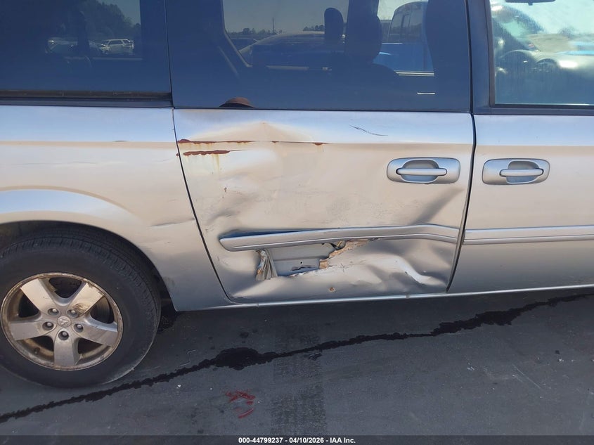 2005 Dodge Grand Caravan Sxt VIN: 2D4GP44LX5R196244 Lot: 44799237