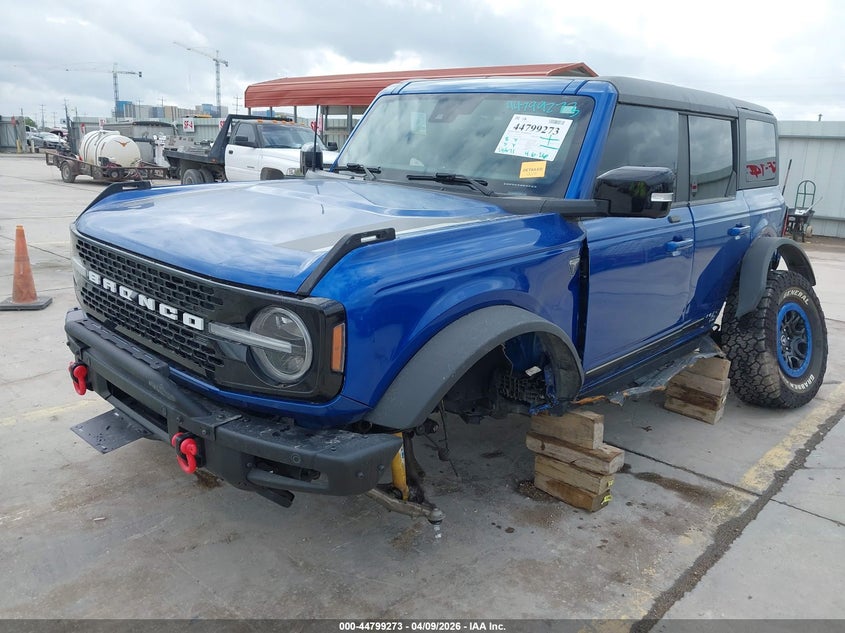 1FMEE5EP1MLA42056 2021 Ford Bronco 2.7 First Edition blue