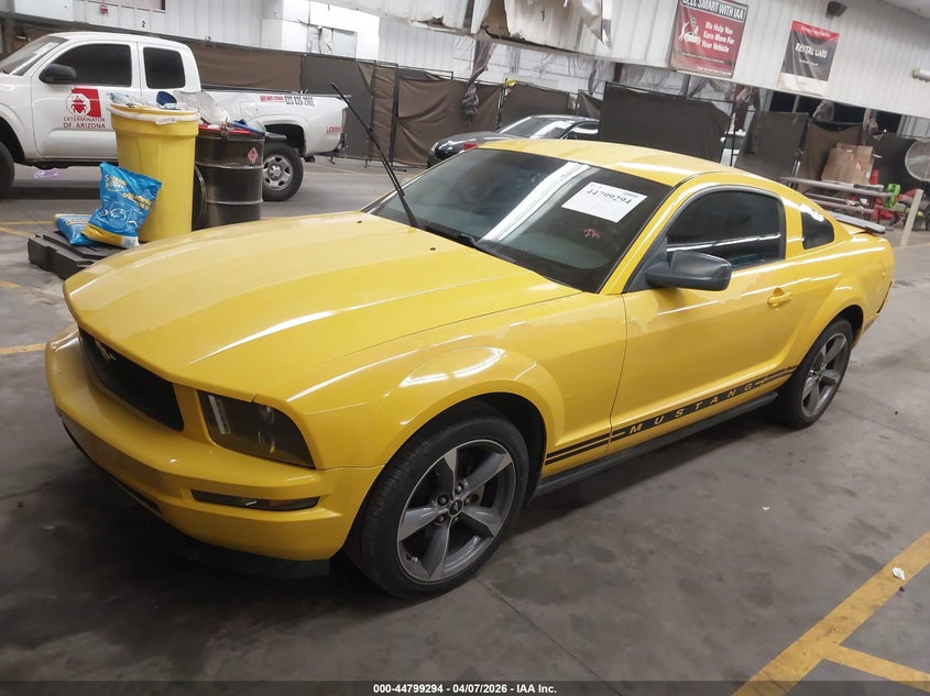 2005 Ford Mustang V6 Deluxe/V6 Premium