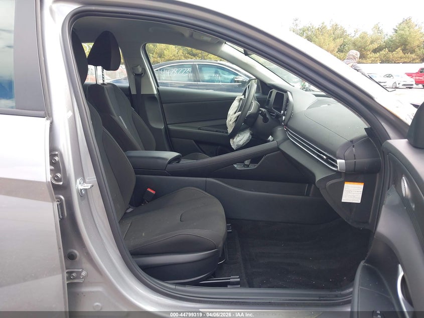 2025 HYUNDAI ELANTRA HYBRID auction photo 5