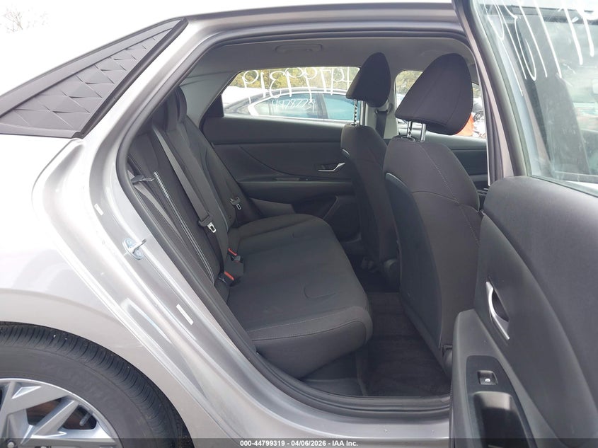 2025 HYUNDAI ELANTRA HYBRID auction photo 8