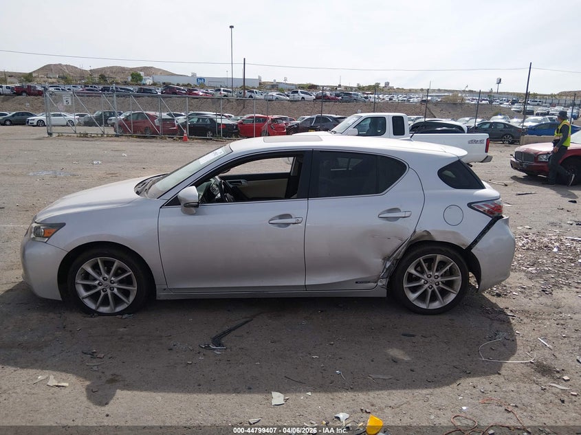 2011 Lexus Ct 200H Premium VIN: JTHKD5BH7B2046573 Lot: 44799407