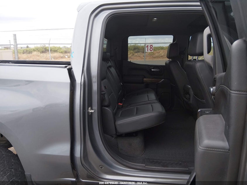2021 Chevrolet Silverado 5.3 1500 4Wd Short Bed Lt Trail Boss grey Lot 111044799449 Vin 3GCPYFED4MG365921