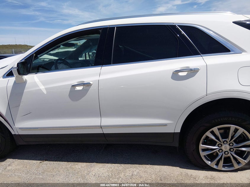 2021 Cadillac Xt5 Awd Premium Luxury VIN: 1GYKNDR45MZ107113 Lot: 44799903