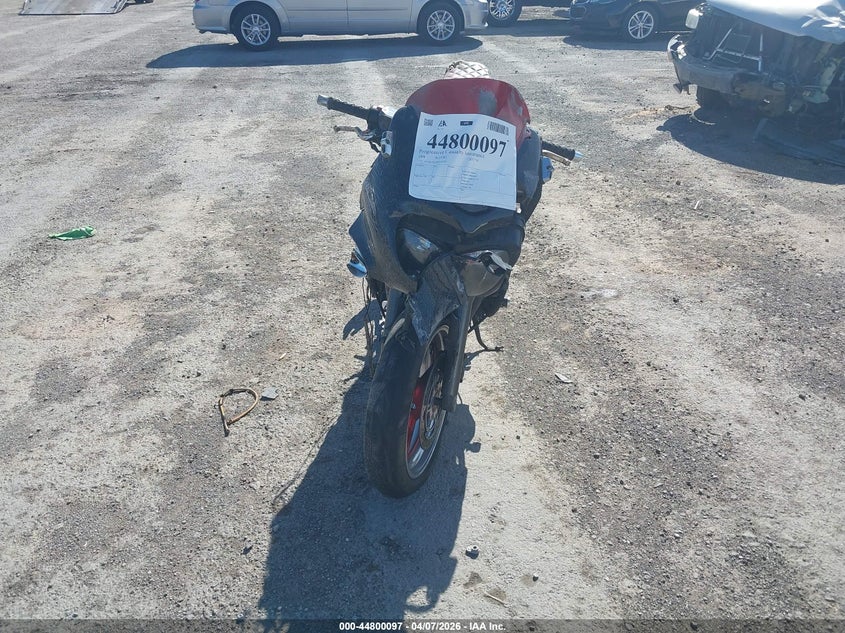 2006 Suzuki Gsx750 F VIN: JS1GR7GA262101592 Lot: 44800097