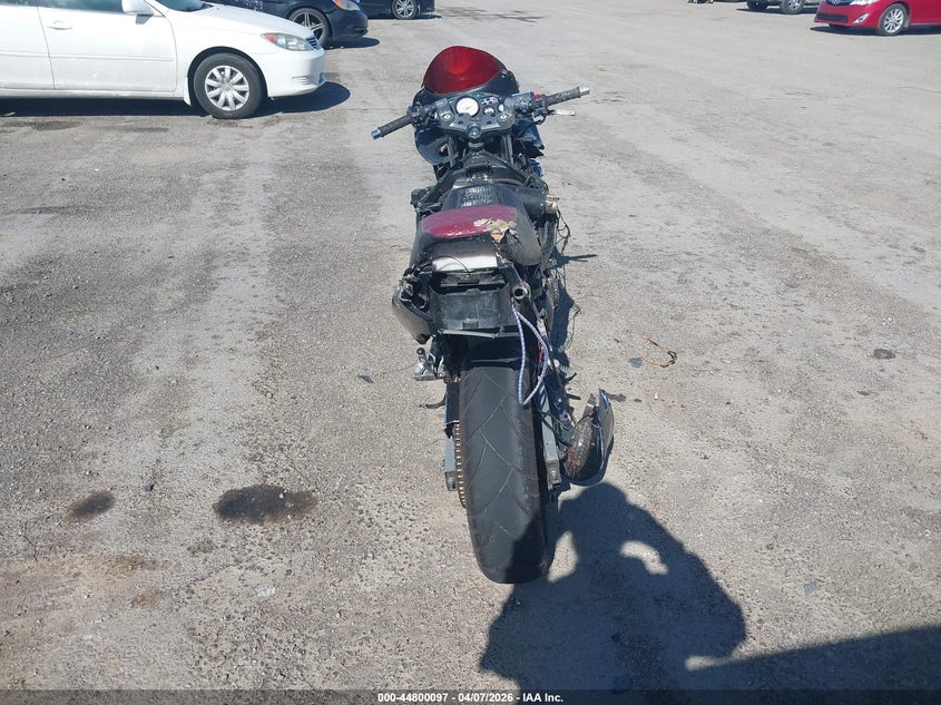 2006 Suzuki Gsx750 F VIN: JS1GR7GA262101592 Lot: 44800097