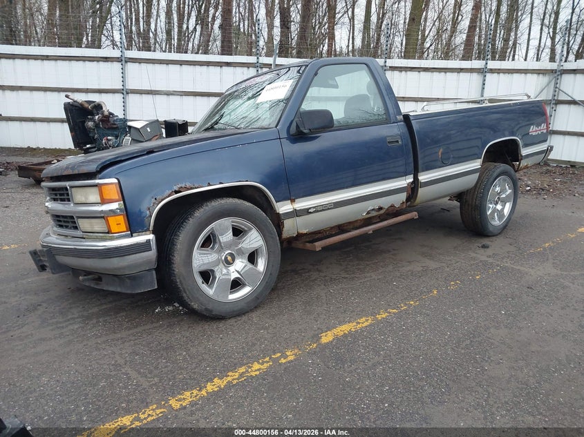 1995 CHEVROLET GMT-400 auction photo 2