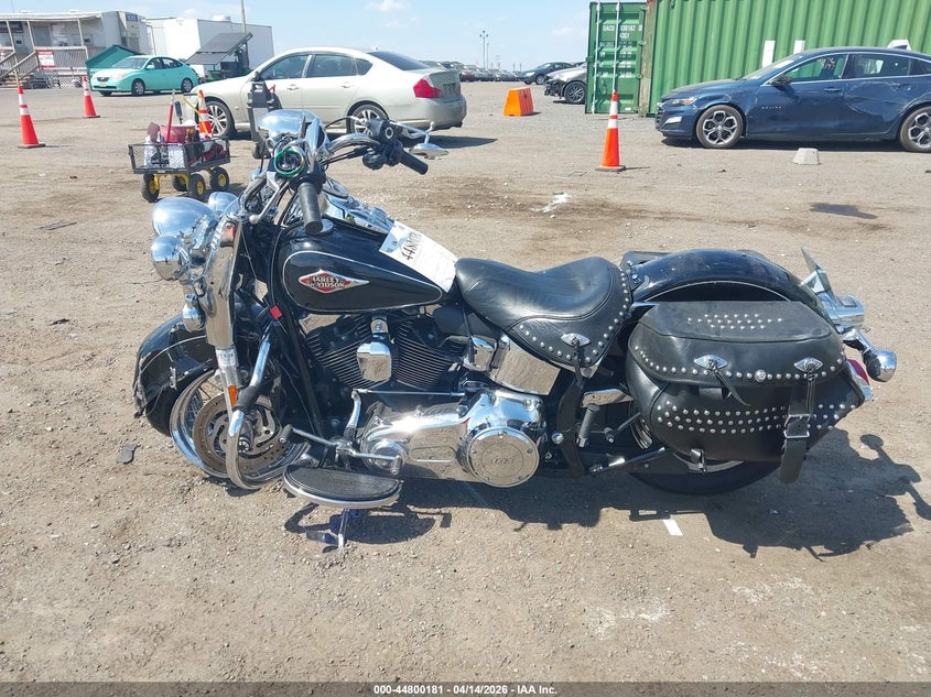 2013 Harley-Davidson Flstc Heritage Softail Classic VIN: 1HD1BWV17DB047778 Lot: 44800181