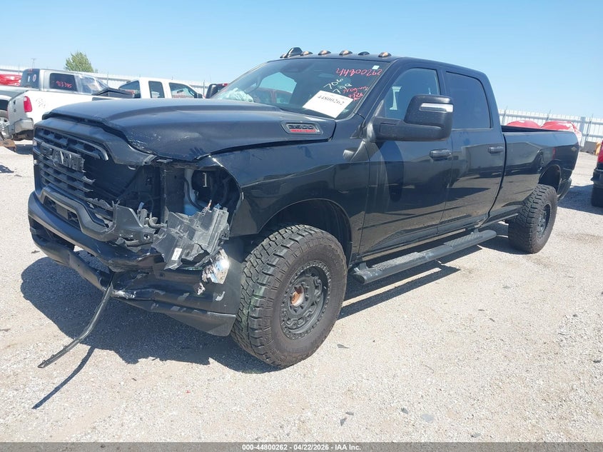 Vin: 3c6ur5hj6sg555980, lot: 45297528, ram 2500 tradesman  4x4 8' box 20252