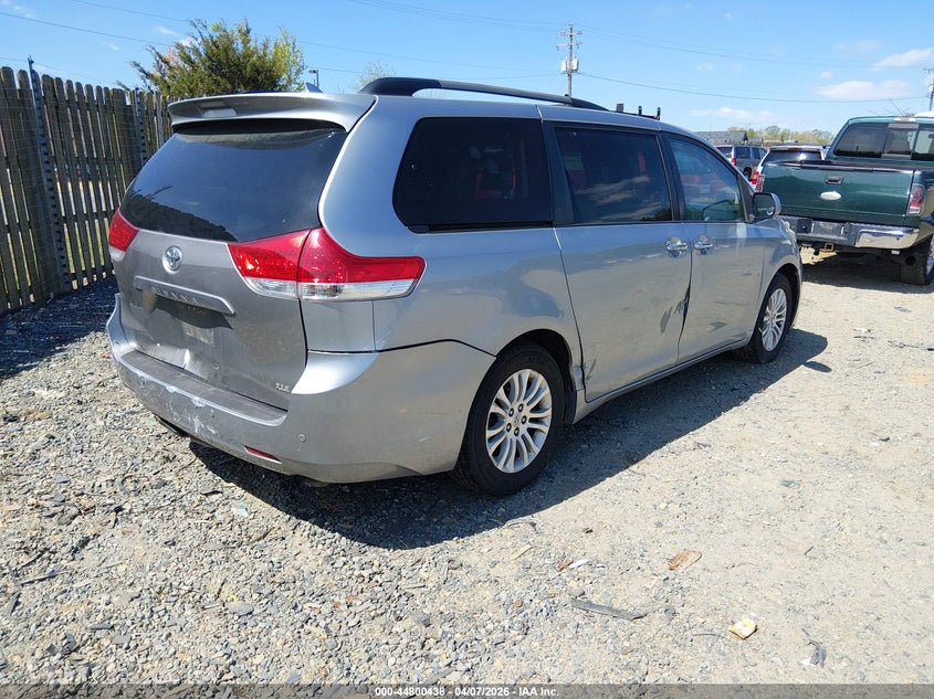 2011 Toyota Sienna Xle V6
