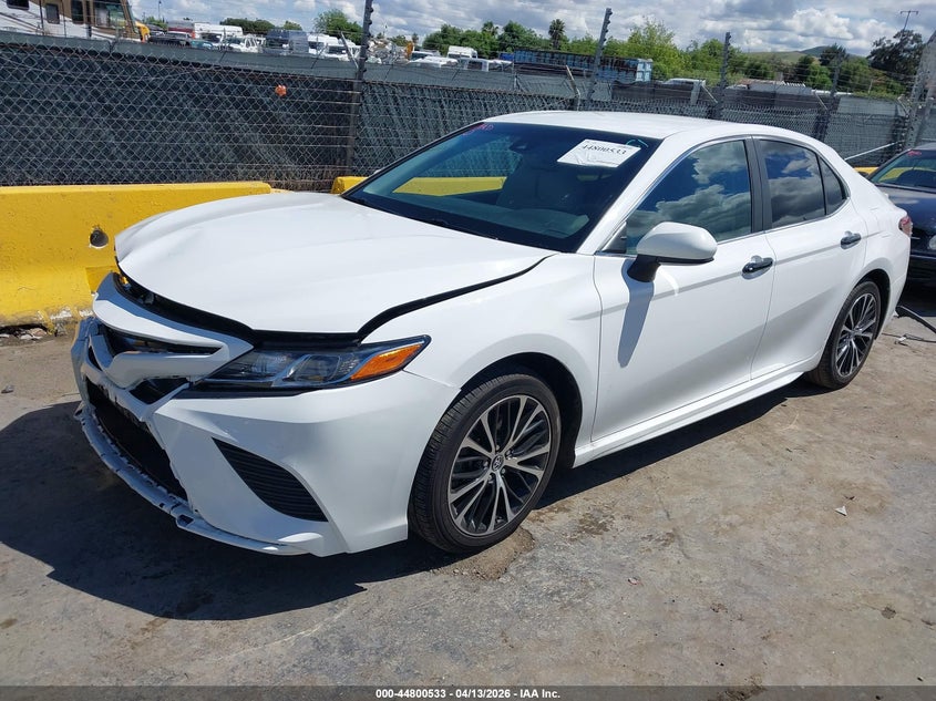 2018 Toyota Camry Se 4T1B11HK0JU122932 photo 1