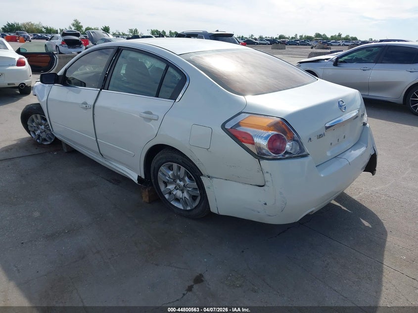 2012 Nissan Altima 2.5 2.5 S White Lot 111044800563 Vin 1N4AL2AP1CN458260
