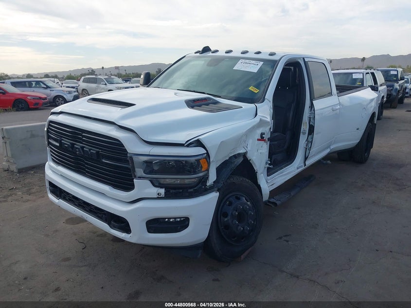 2024 RAM 3500, Left Side, IAAI, VIN 3C63RRJL9RG281344 — photo 2