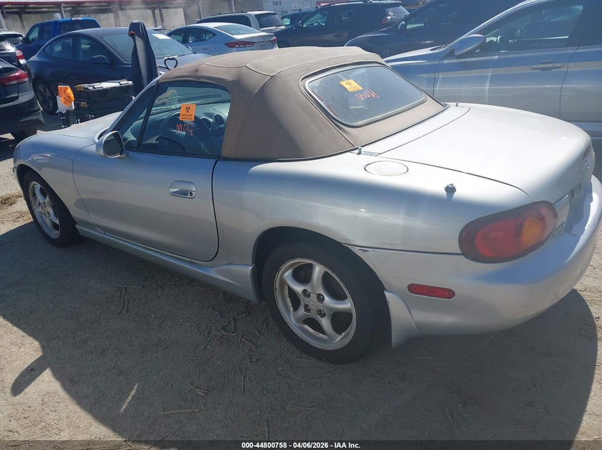 2000 Mazda Mx-5 Miata Ls/Special Edition VIN: JM1NB3538Y0152933 Lot: 44800758