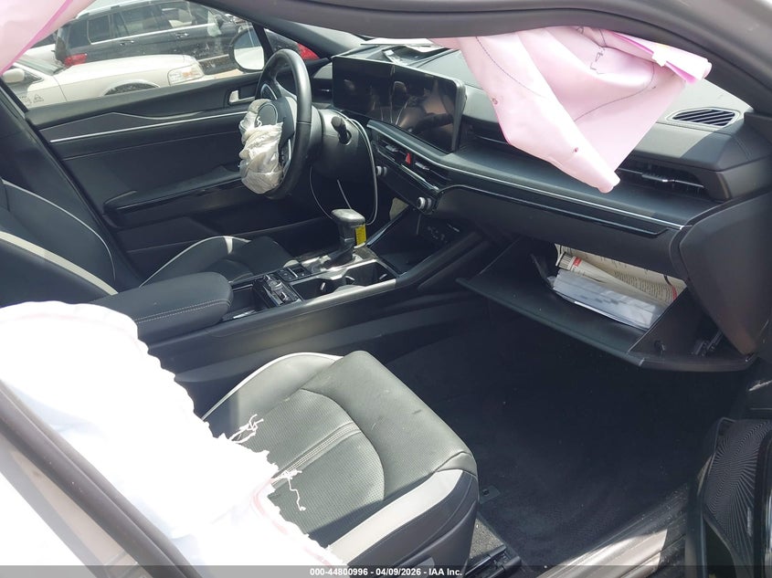 2025 KIA K5 auction photo 5