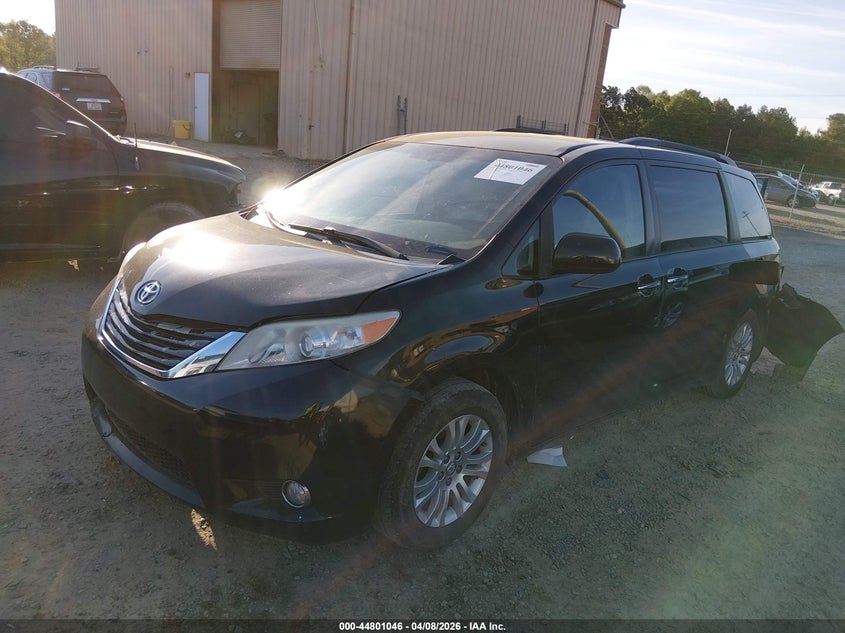 2017 Toyota Sienna Xle 8 Passenger