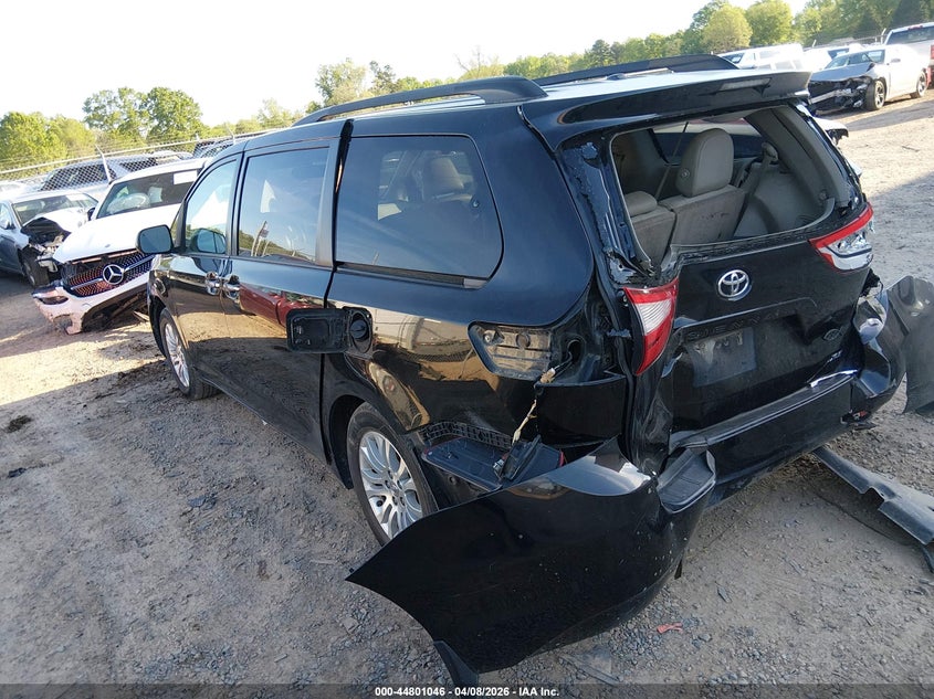 2017 Toyota Sienna Xle 8 Passenger