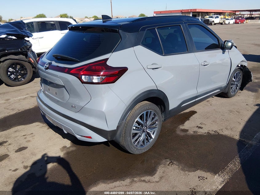 2023 Nissan Kicks Sr Xtronic Cvt