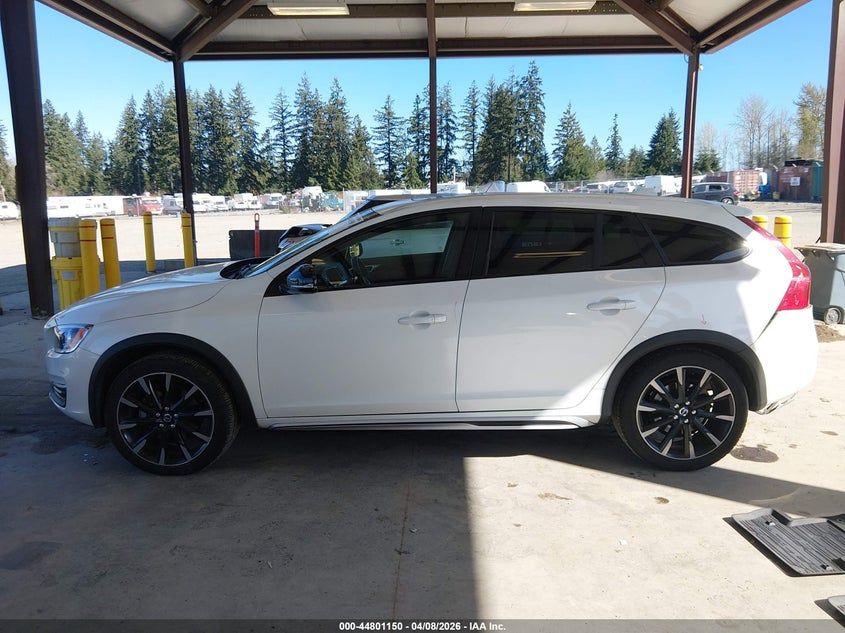 2017 Volvo V60 Cross Country T5 VIN: YV440MWK0H1026022 Lot: 44801150