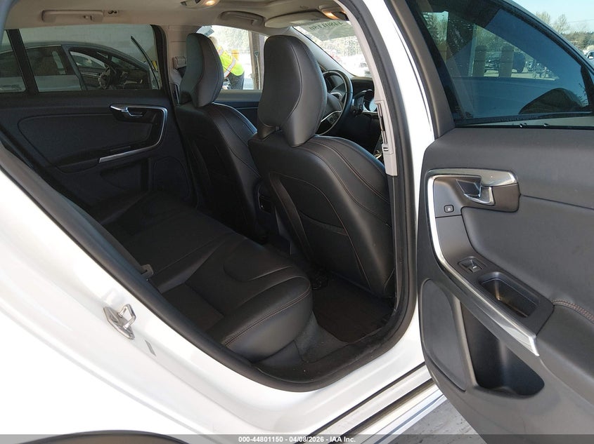 2017 Volvo V60 Cross Country T5 VIN: YV440MWK0H1026022 Lot: 44801150