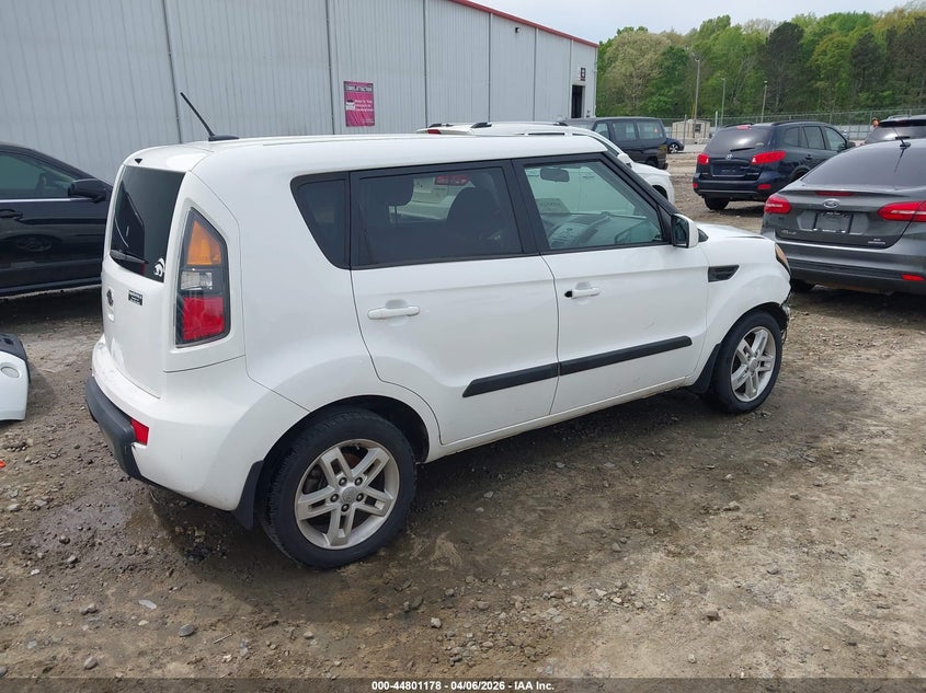 2011 Kia Soul +