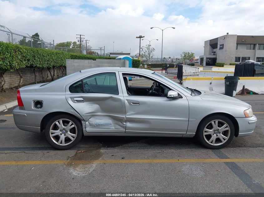 2007 Volvo S60 2.5T VIN: YV1RH592772607359 Lot: 44801245
