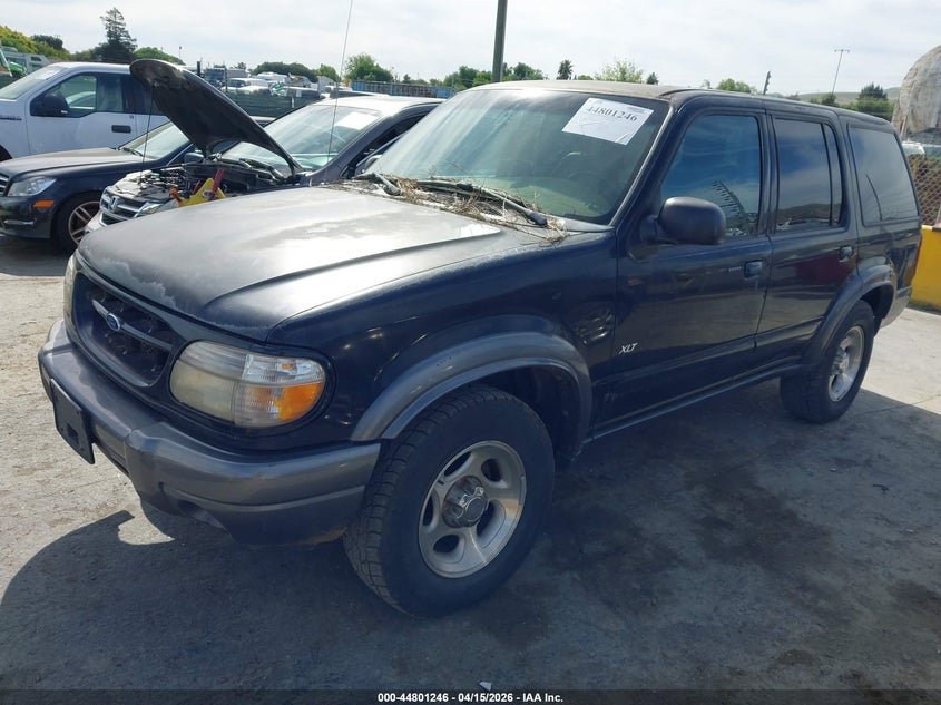 2000 Ford Explorer Xlt