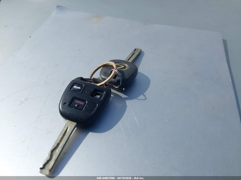 2001 Lexus Is 300 VIN: JTHBD182410017778 Lot: 44801560