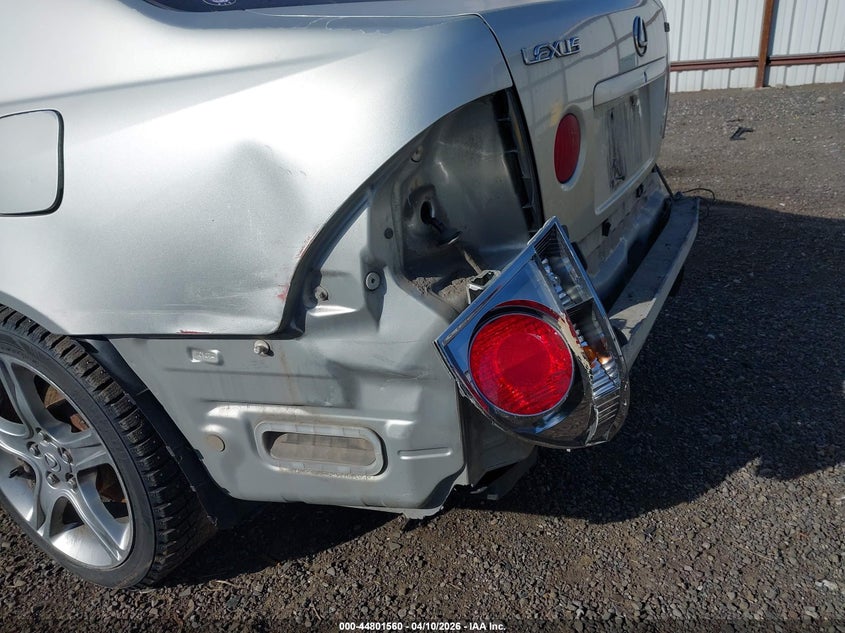 2001 Lexus Is 300 VIN: JTHBD182410017778 Lot: 44801560