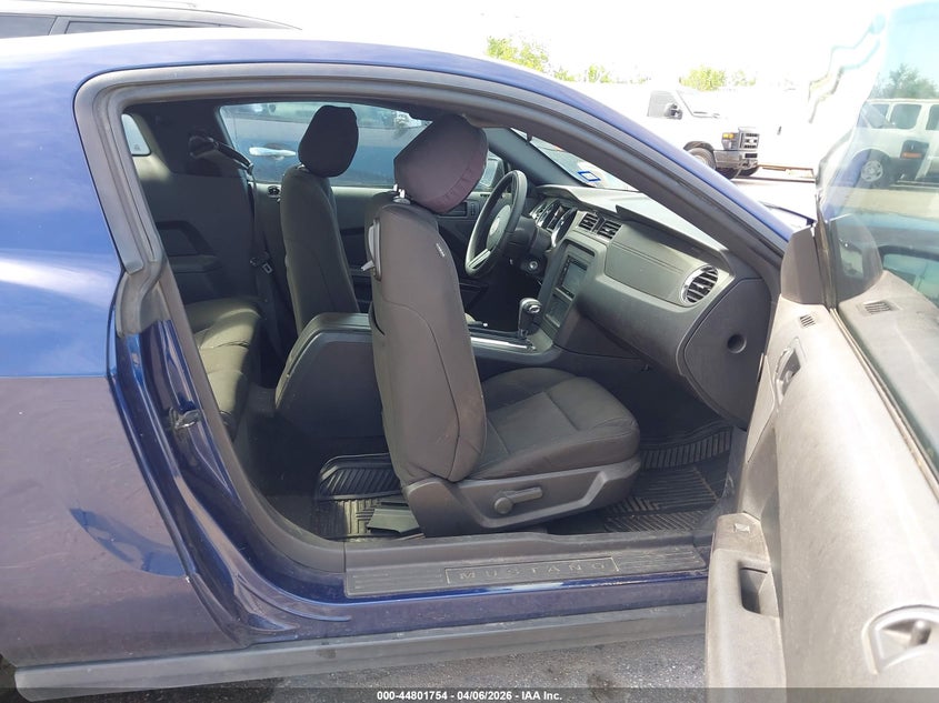 2012 Ford Mustang V6