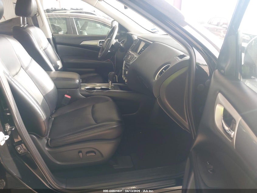 2019 Nissan Pathfinder Sl