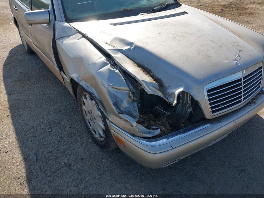 1998 Mercedes-Benz E 320 VIN: WDBJF65F9WA505393 Lot: 44801982